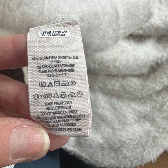 FREE PEOPLE Creamy White Eyelash Soft Cropped V Neck Sweater Size Small - Picture 10 of 10